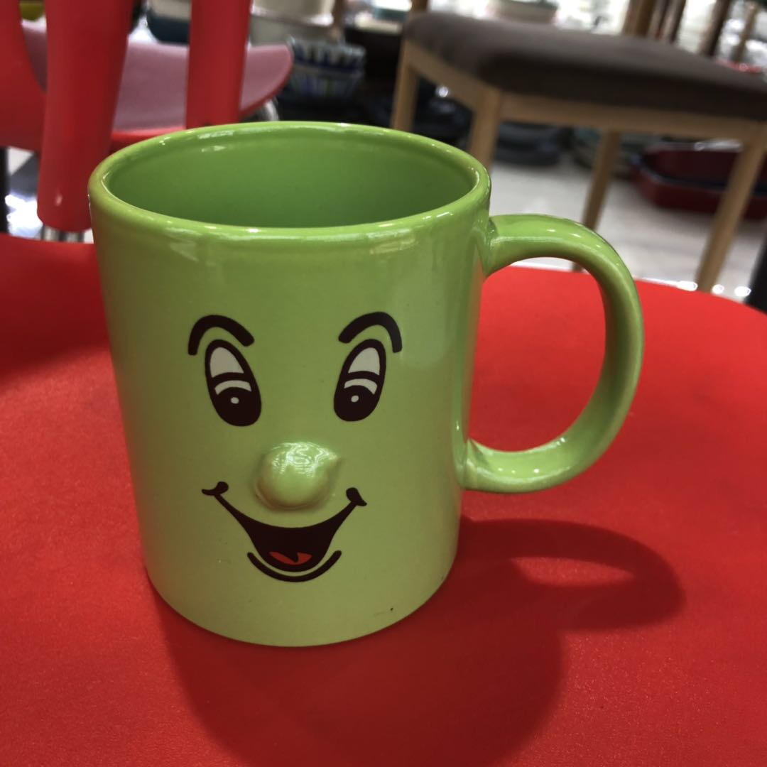Fashionable New Pure Ceramic Smiley Face Cup details Picture