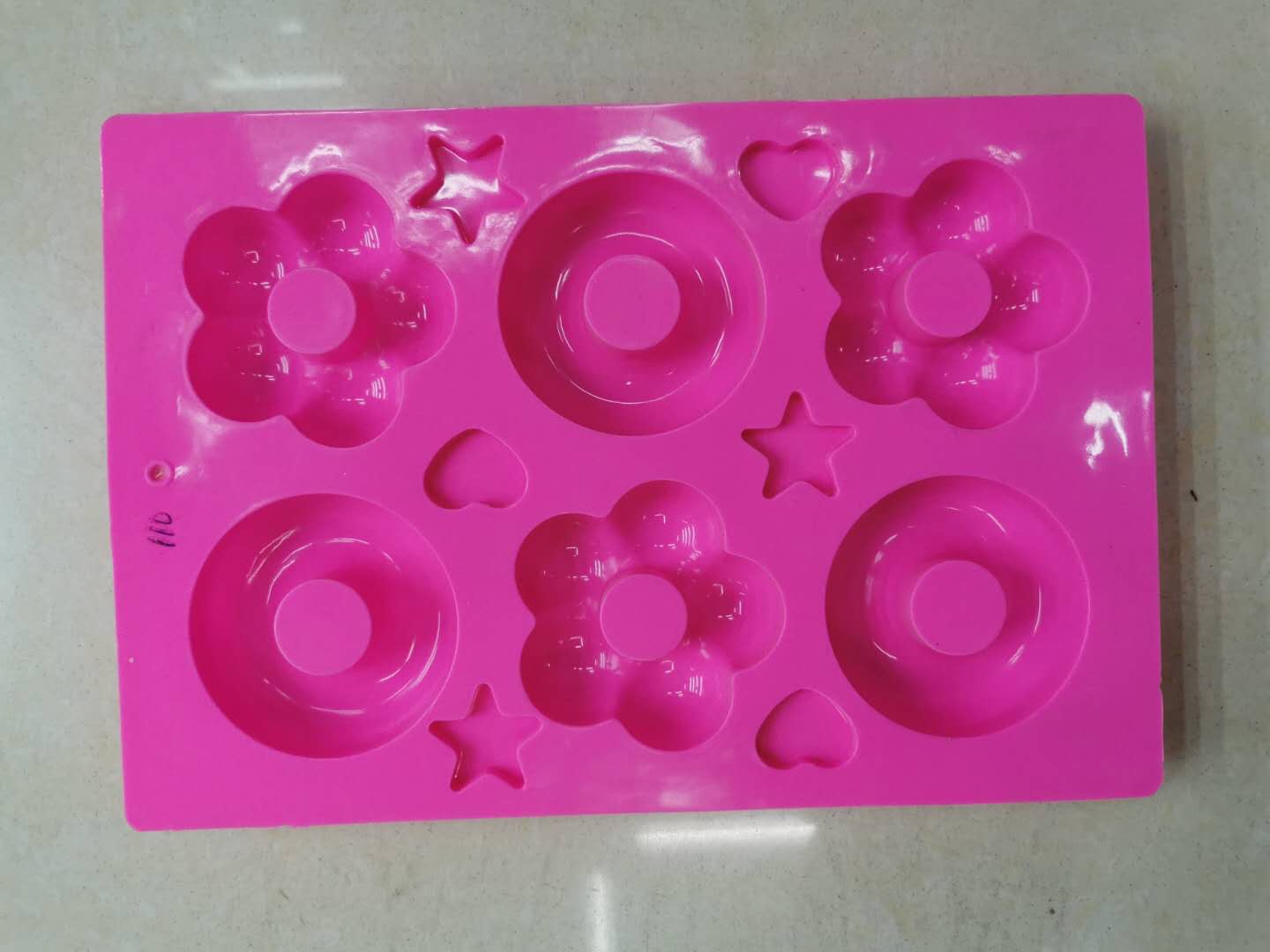 Manufacturers direct selling of environmental fashion silica gel abrasive six circle silica gel abrasive thumbnail