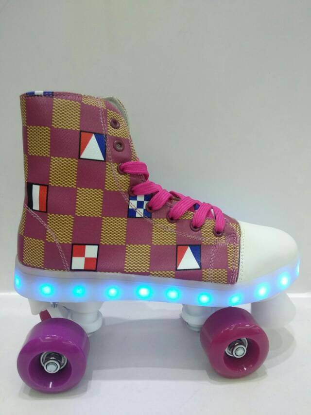 Children's roller skates can be adjusted details Picture