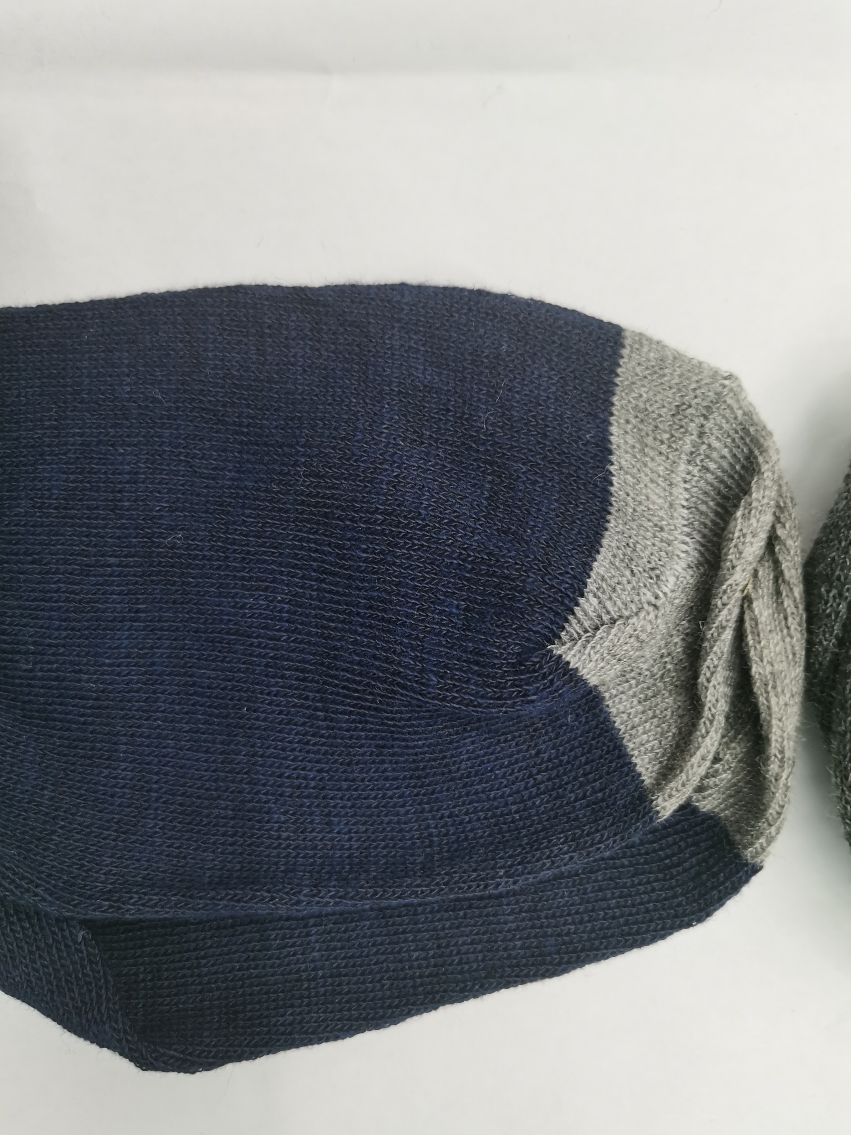 Wholesale men's socks in classic blue, comfortable and mature polyester-cotton style for foreign trade Specification image