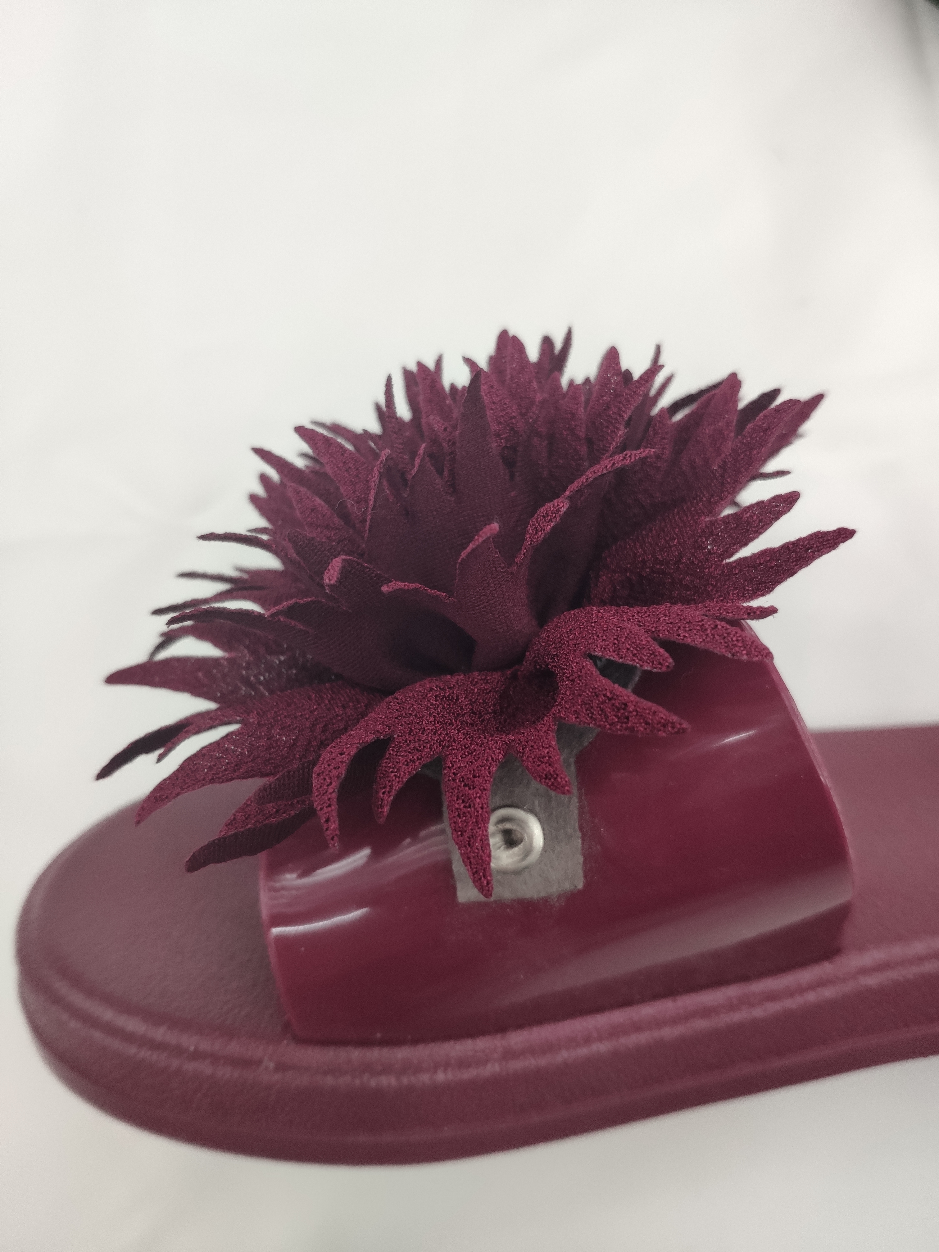 Summer women's fashionable flower-shaped flip-flops can be worn over flat sandals details Picture