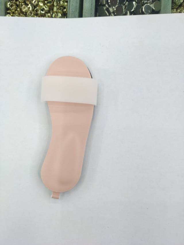 鞋子形状钥匙扣挂件产品图