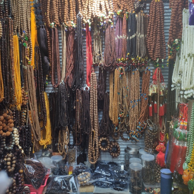 Xiangyun Pavilion Buddhist prayer beads handicrafts describe pic - 1