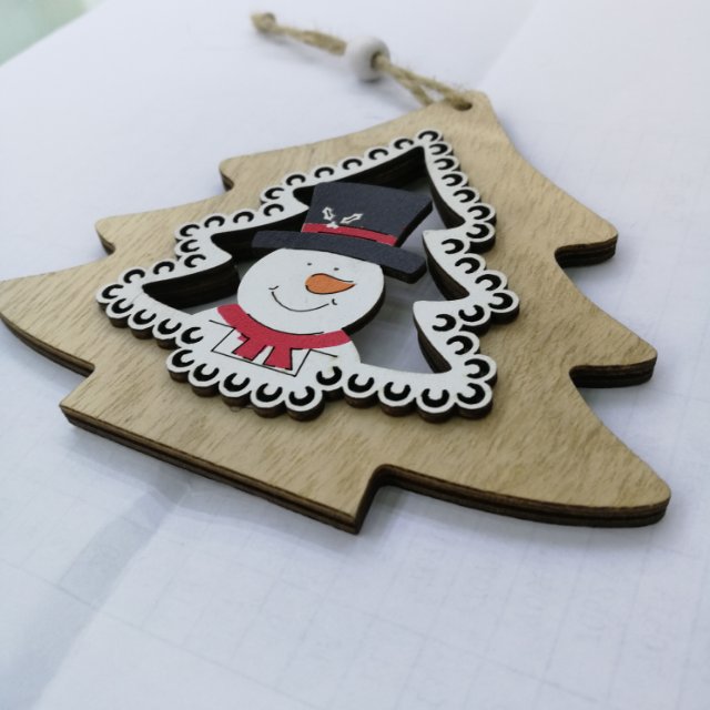木质圣诞树红鼻子雪人印花图案装饰品产品图