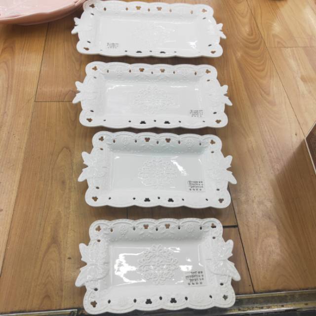 厂家直销白色蝴蝶花边4件套盘细节图