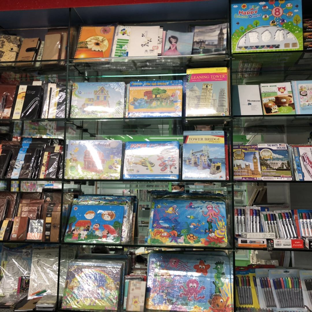 The shopping mall is selling office and study supplies describe pic - 2