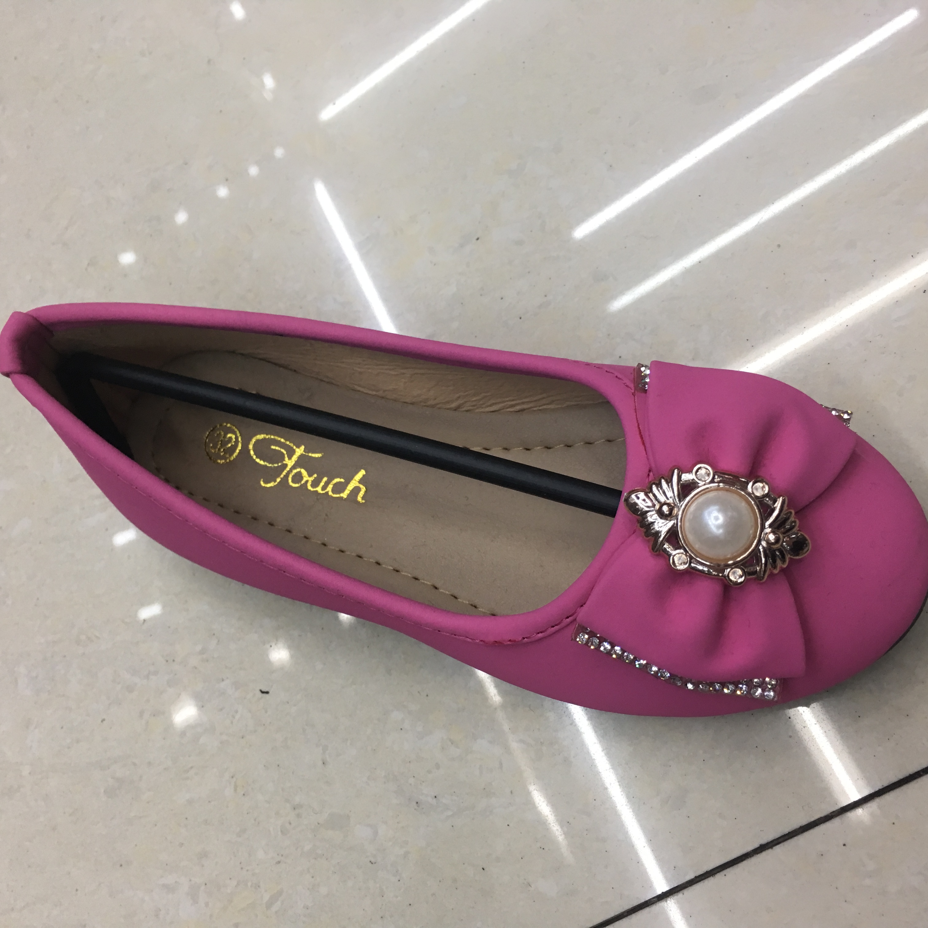 Ladies' rose red shallow pearl bow flat leather shoes