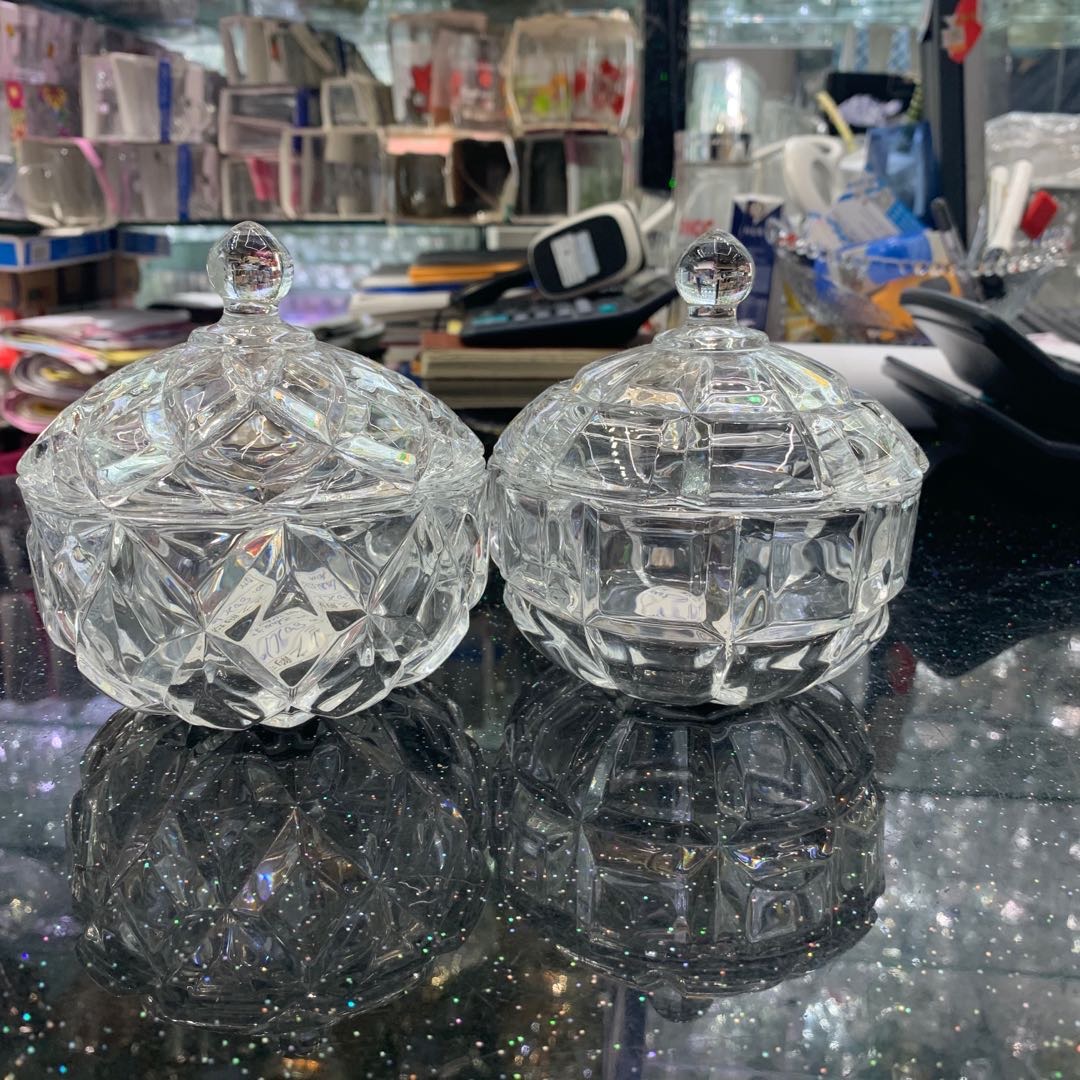 Transparent glass fruit storage bowl lid
