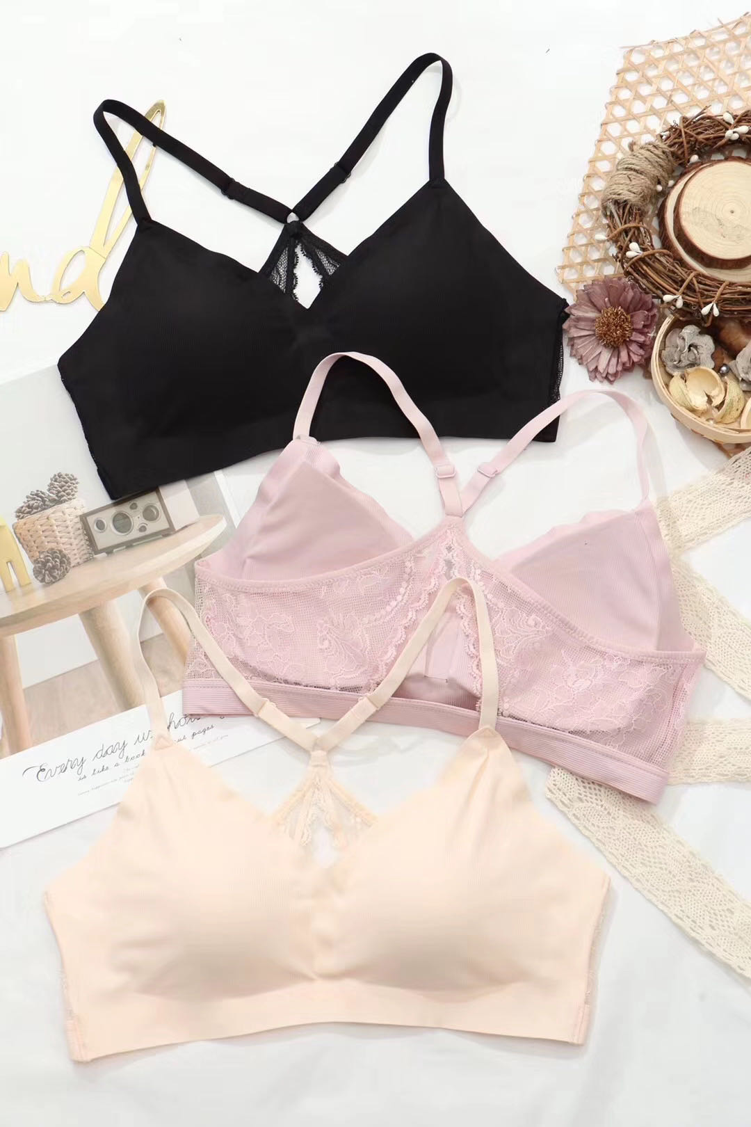 Women Beauty Back Strap Cross Strap Bra Underwear 3 Colors details Picture