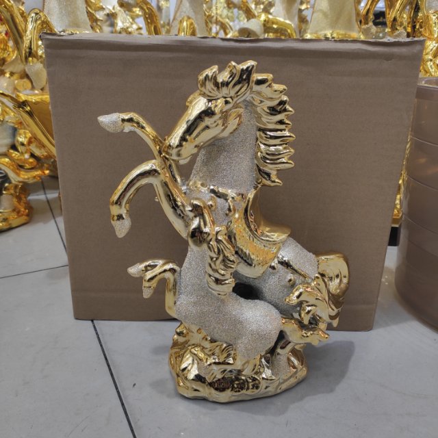 Golden sequined horse decorative ornaments, handicrafts, home and hotel lobby decorations 1
