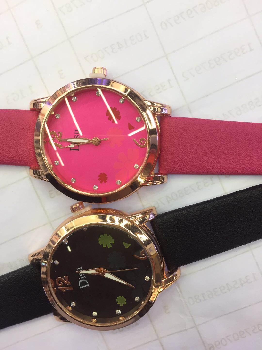 This is a 2019 new fashion and trendy, ins style, Harajuku style, student forest style, simple and elegant, small quartz watch details Picture