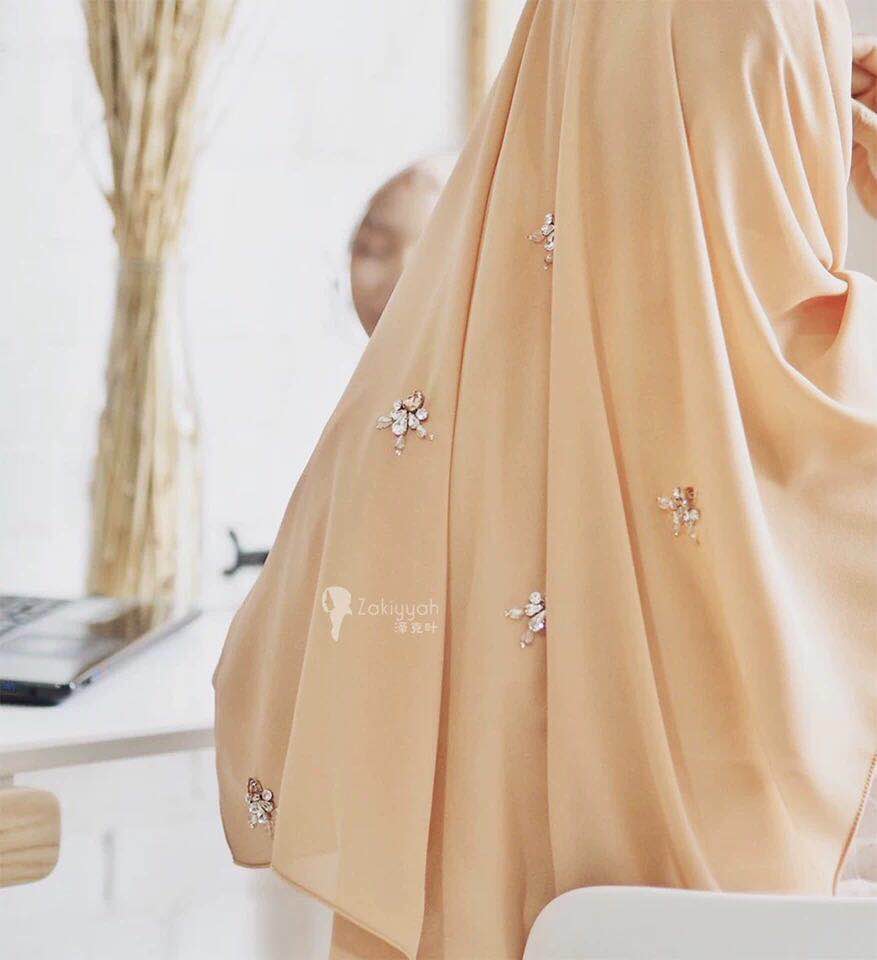 Spring And Autumn Ladies Everything Muslim Nail Diamond Pearl Chiffon Scarf Headscarf details Picture