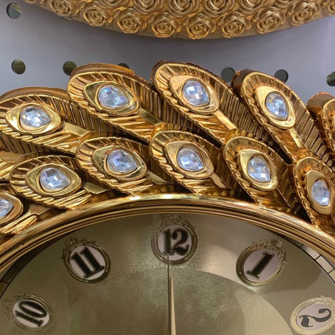 Simple and modern large wall clock, silent living room clock, home personalized, creative, fashionable and artistic wall watch, quartz clock, all gold Specification image