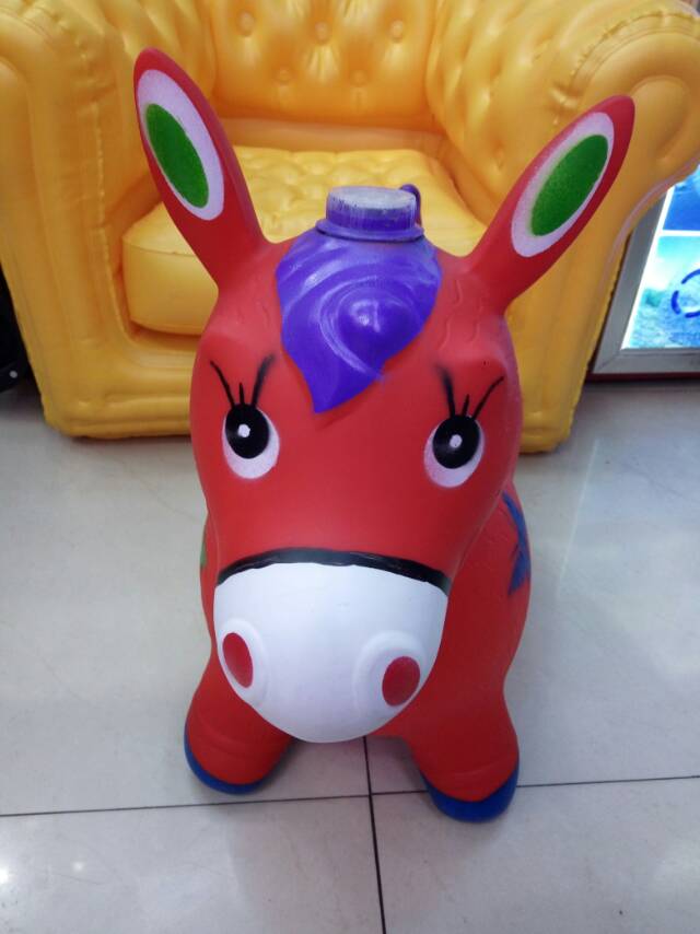 儿童玩具PVC充气小马玩具产品图
