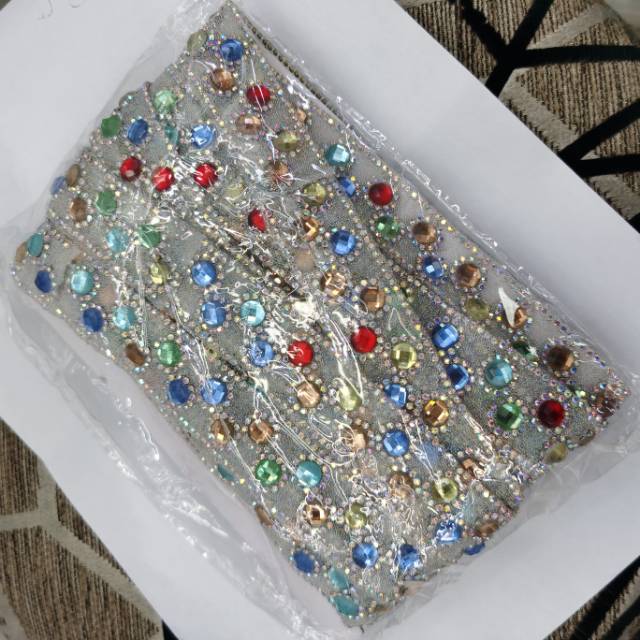 彩色水钻灰色布料手缝线钻条服装舞台表演服装辅料配件钻细节图