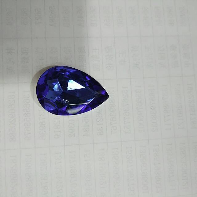 Accessories: Bracelets, necklaces, earrings, DIY handcrafted pendants, bracelets, necklaces