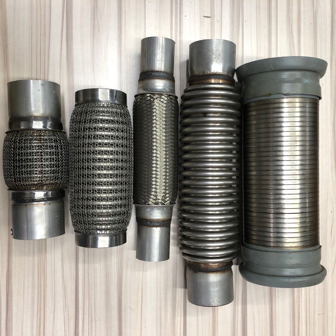 Bellows for multi - model vehicle exhaust system