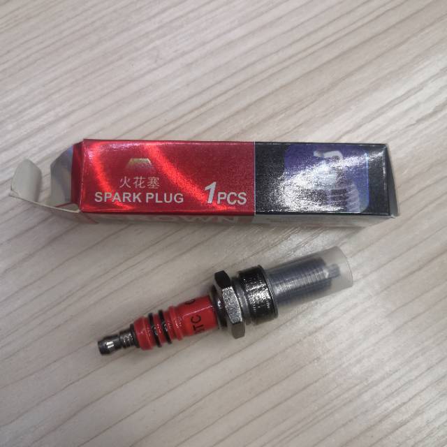 Motorcycle spark plug D8TC technical characteristics