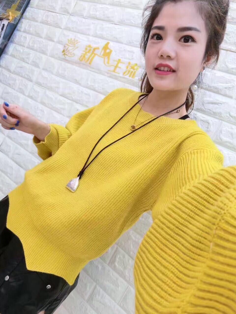 The new Korean version of women's sweaters comes in a variety of colors. Welcome both new and old customers to visit. details Picture