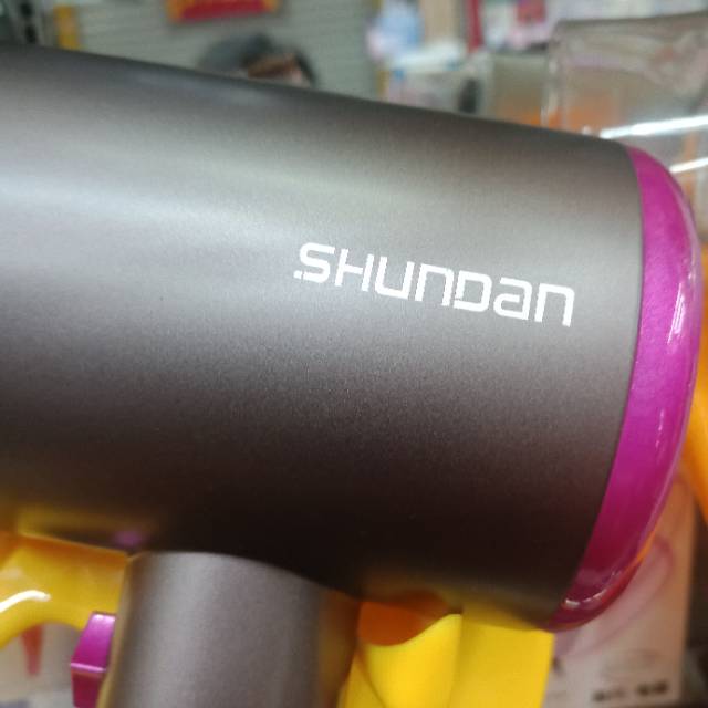 High-end black hair dryer, household hair dryer details Picture