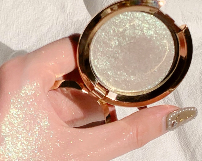 Blings Small Flying Saucer Fairy High Shine Shine Powder Powder Blush Makeup Eyeshadow Tray Tiktok The Same Explosive