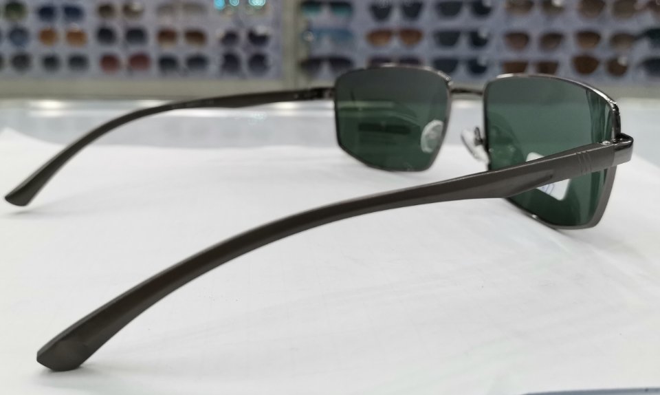 "Internet celebrity sunglasses, men's driving polarized sunglasses, men's trendy driving, special for day and night use, 2020 new style glasses. details Picture