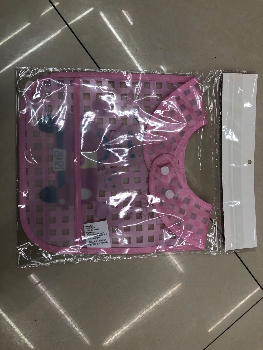 婴儿围兜EVA防水免洗宝宝喂饭卡通围兜细节图