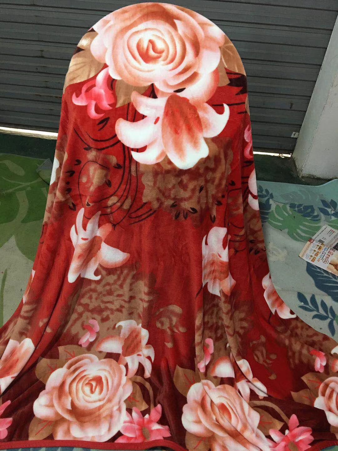 2020 New Factory Direct Sales Boutique Yiwu Good Goods Flannel Blanket details Picture