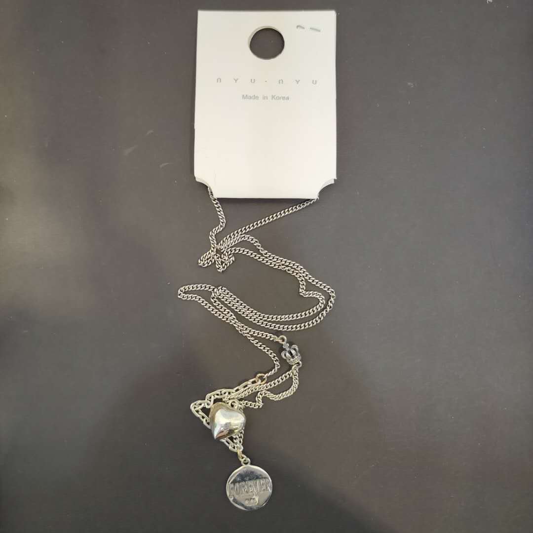 A new versatile s925 sterling silver Eternal Heart pendant necklace from both Japan and South Korea, a must-have for both men and women details Picture