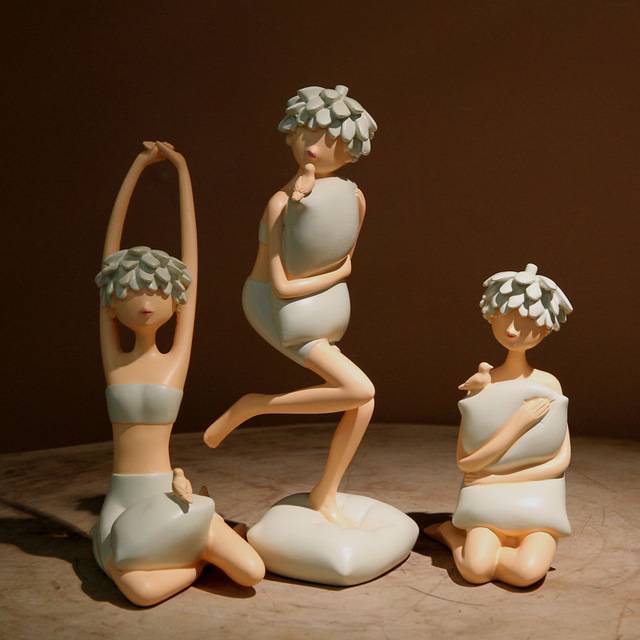 Factory direct sales of new desktop decorations and creative character resin ornaments
