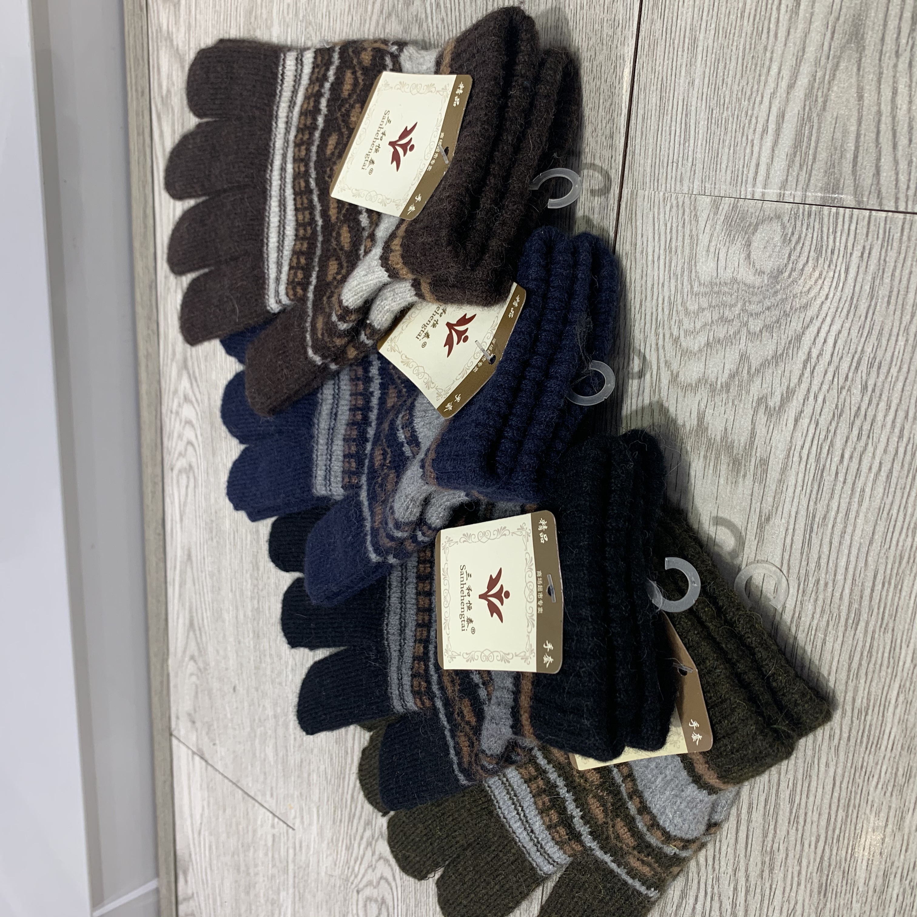 Sanhe Hengtai winter cold-proof wool gloves, full-finger gloves, snowflake gloves, snowfall warm knitted gloves, starting from 480 yuan per box, mixed colors Specification image