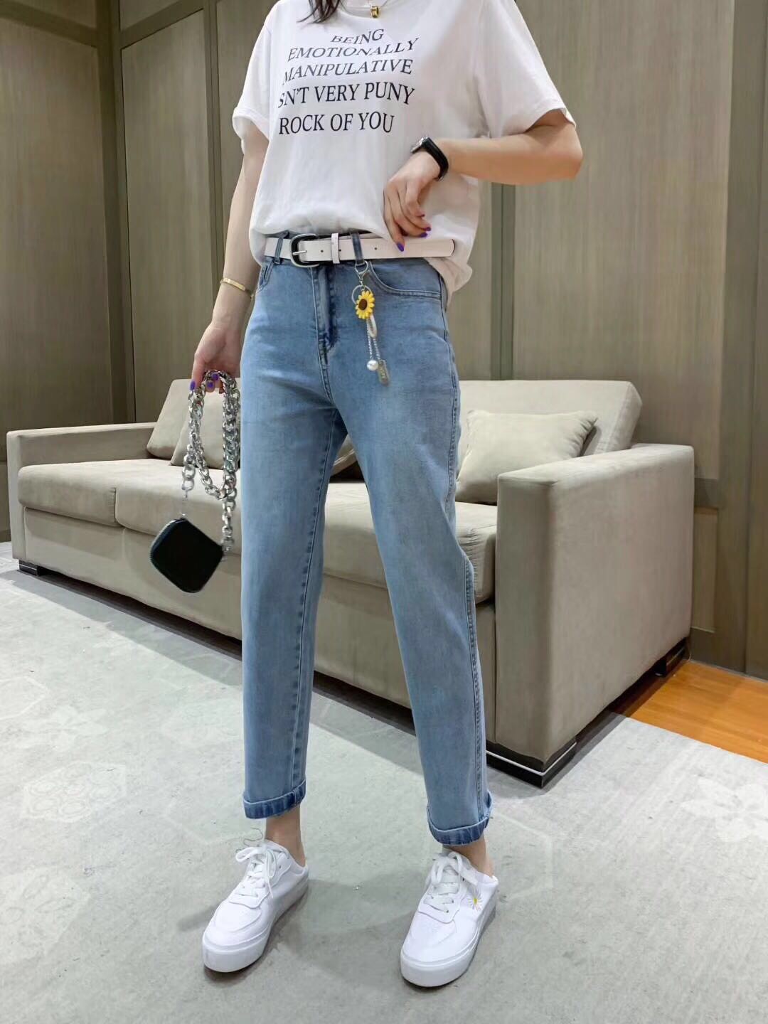 新款白色腰带挂饰牛仔面料九分裤女裤