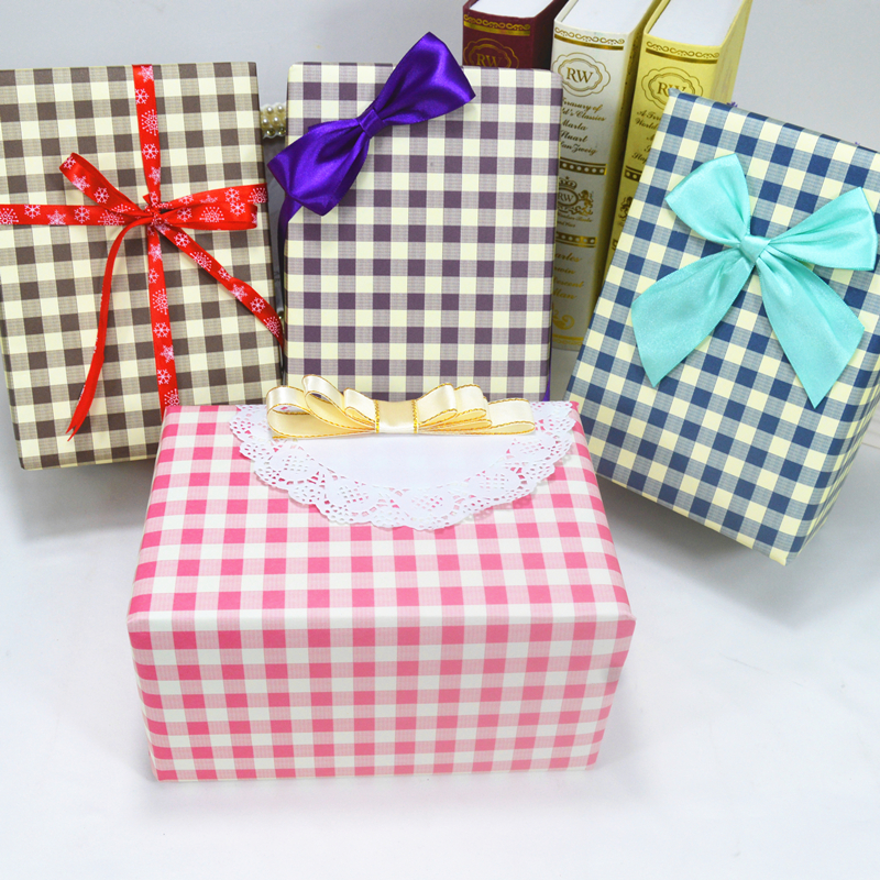 Birthday gifts, gift boxes, wrapping paper, Christmas and Valentine's Day fresh cartoon materials, handmade book covers, books Specification drawing