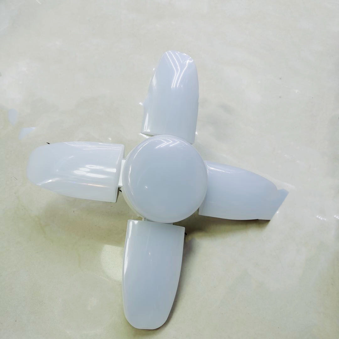 Four-leaf transformable lamp, three-proof flying saucer lamp, led bulb, ultra-bright household high-power energy-saving lamp, screw socket