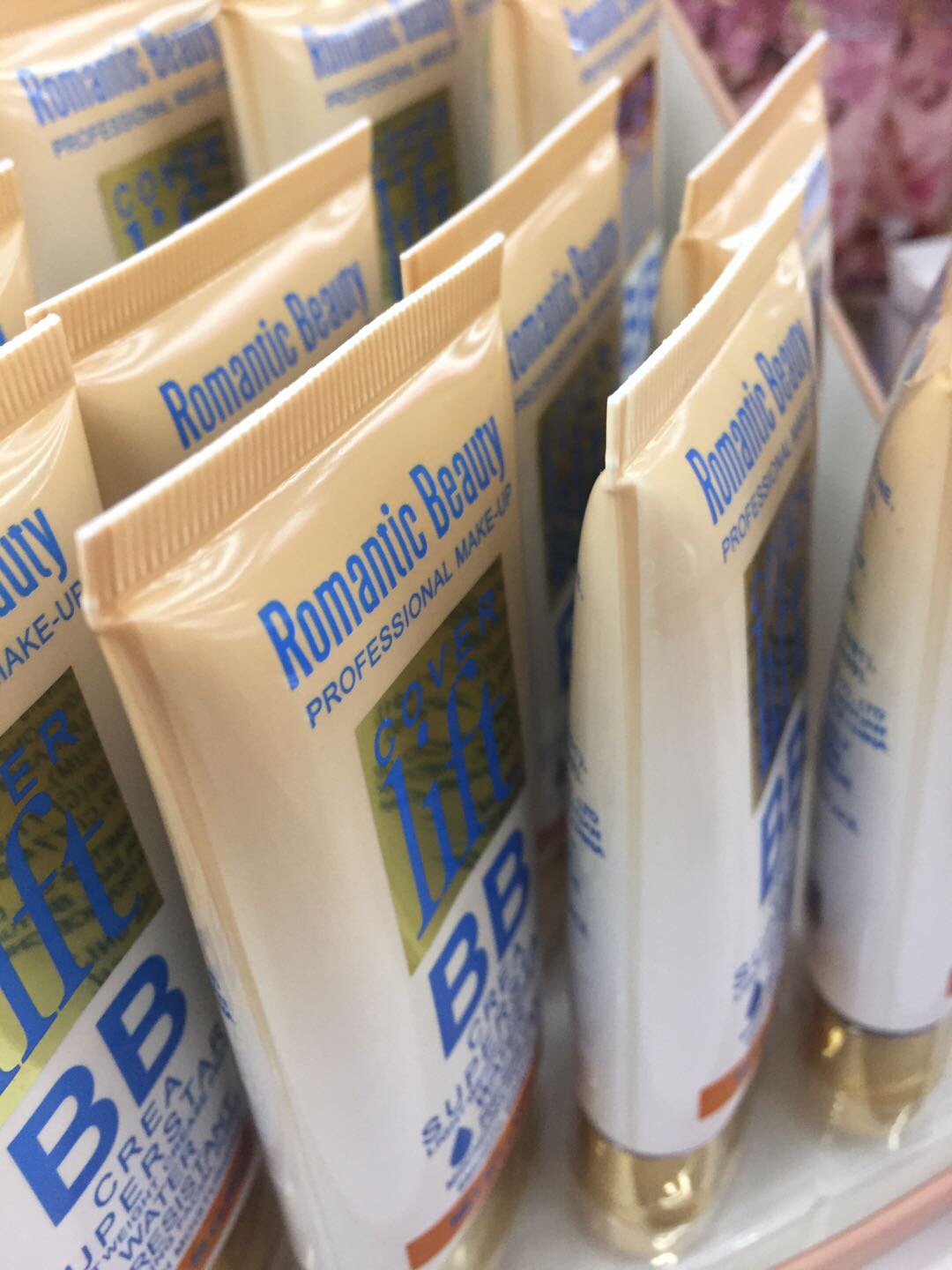 Big discounts on direct sales of popular online face cream and makeup products from manufacturers 01 pic 2