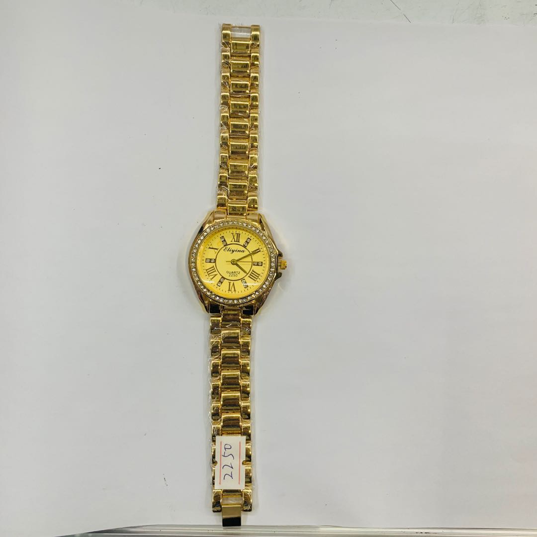 精美大气环扣镶钻金属表带女士手表