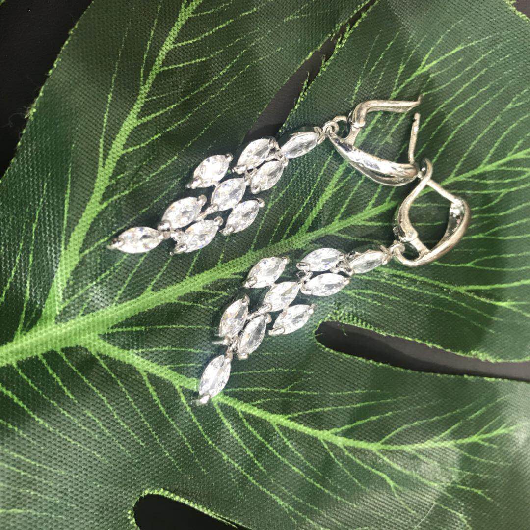 Japanese and Korean zircon earrings, long, super shiny, simple and elegant earrings for women Specification image