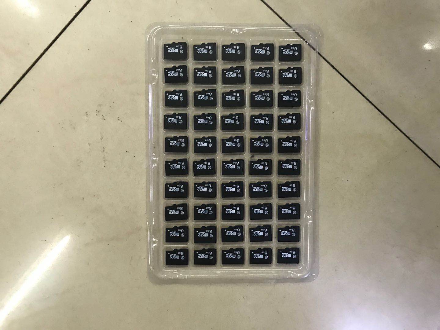 The mobile phone has an 8GB memory card and uses a high-speed card for driving records details Picture