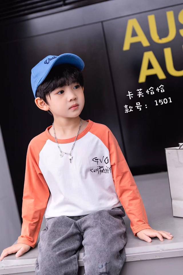 New long-sleeved children's T-shirt for spring and autumn, featuring a stylish printed smiley face base layer for boys details Picture