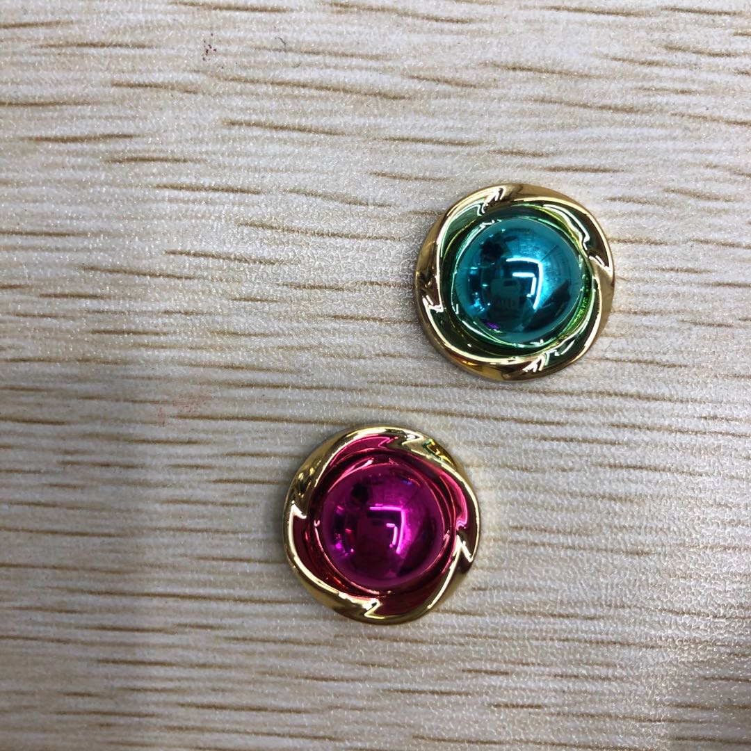 高档冬季珊瑚绒睡衣纽扣家居服棉袄大衣风衣外套毛呢衣钮扣时装扣产品图