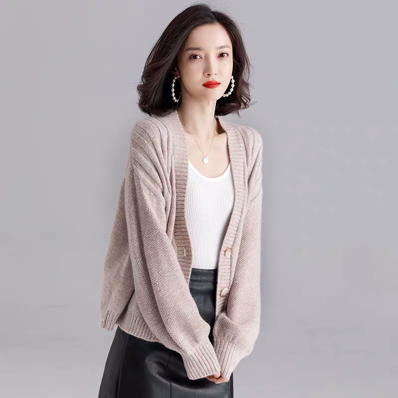 早春毛衣开衫女外搭上衣2020年新款女装春秋宽松短款针织衫小外套