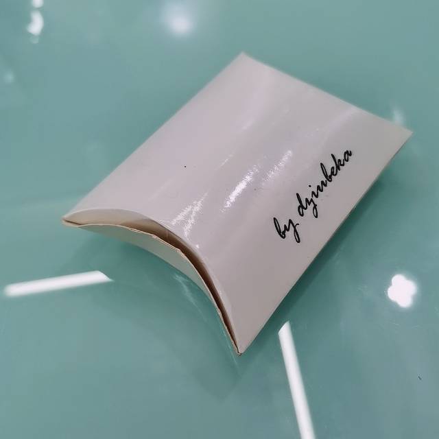 Factory direct sales of laminated paper boxes, stickers, high-end jewelry boxes, necklace boxes and earring boxes Specification image