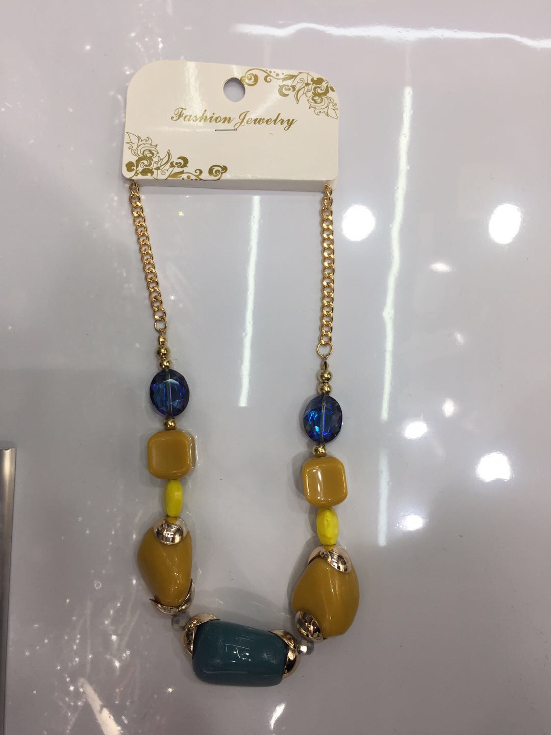 European and American color necklace with resin crystal