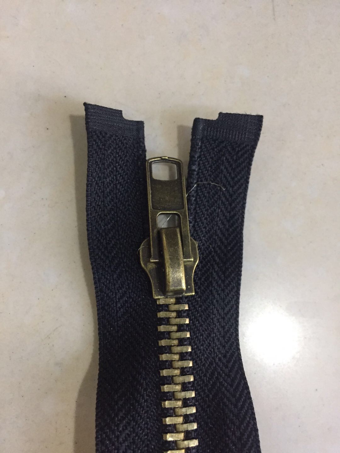 Clothing Bags Metal Plastic Zipper Pull Head Manufacturers Direct To Sample Custom details Picture