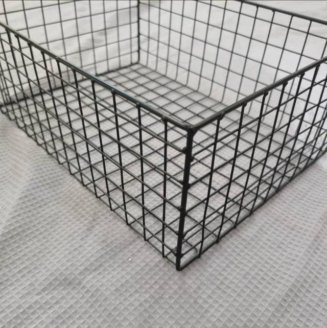 Iron art handicrafts and ornaments factory direct sales. Storage baskets and storage baskets are available in multiple colors details Picture