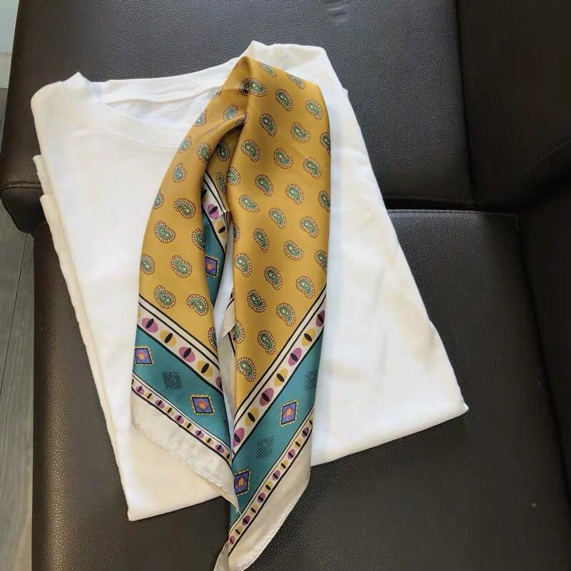 South Korea Spring And Autumn Foreign Gas Green Cashew Nut Flower Silk Scarf Small Square Specification drawing