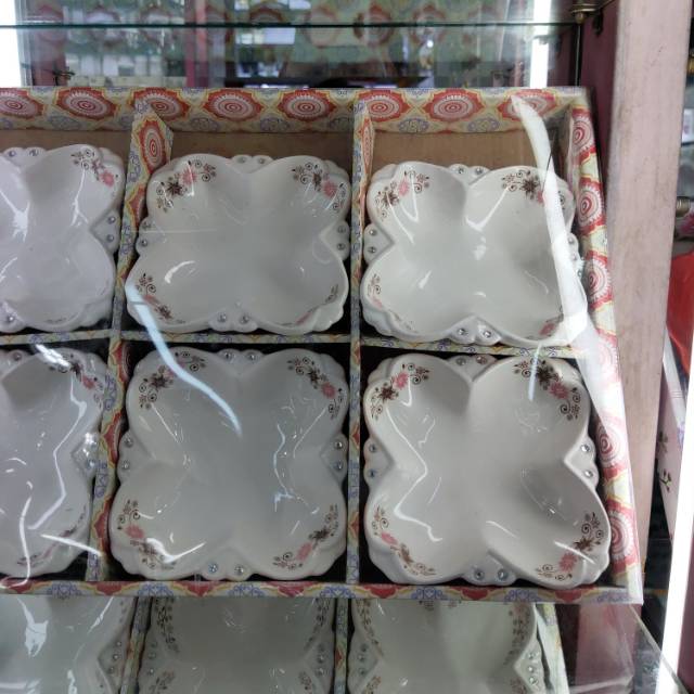 Xiangtan square plum square white ceramic plate thumbnail