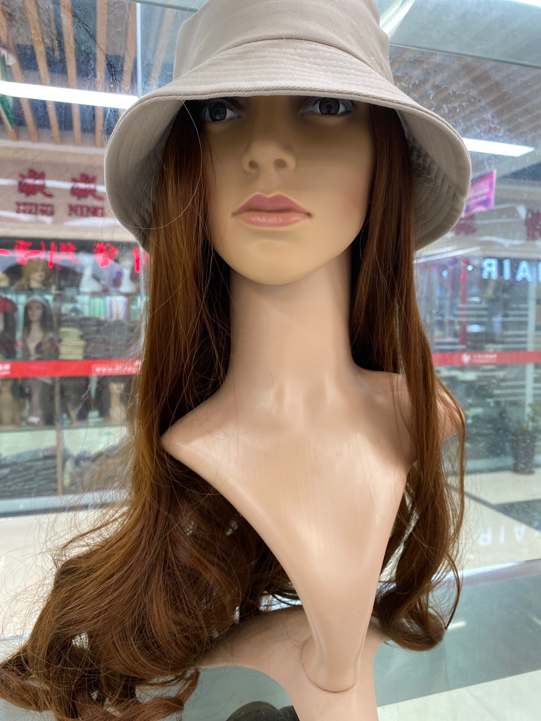 Tanglong Yaguang high-temperature silk hat and wig customers provide hats. We make the wigs and sew them onto the hats