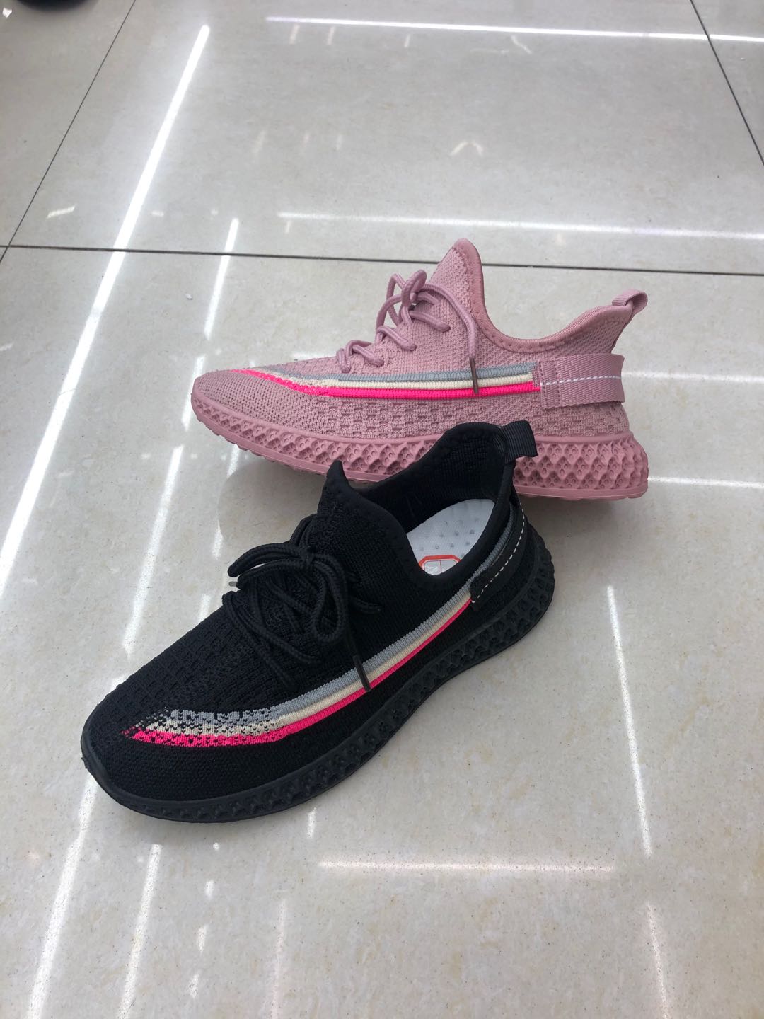 2020 new summer new mesh fabric sports breathable shoes Outdoor lightweight portable loafers thumbnail