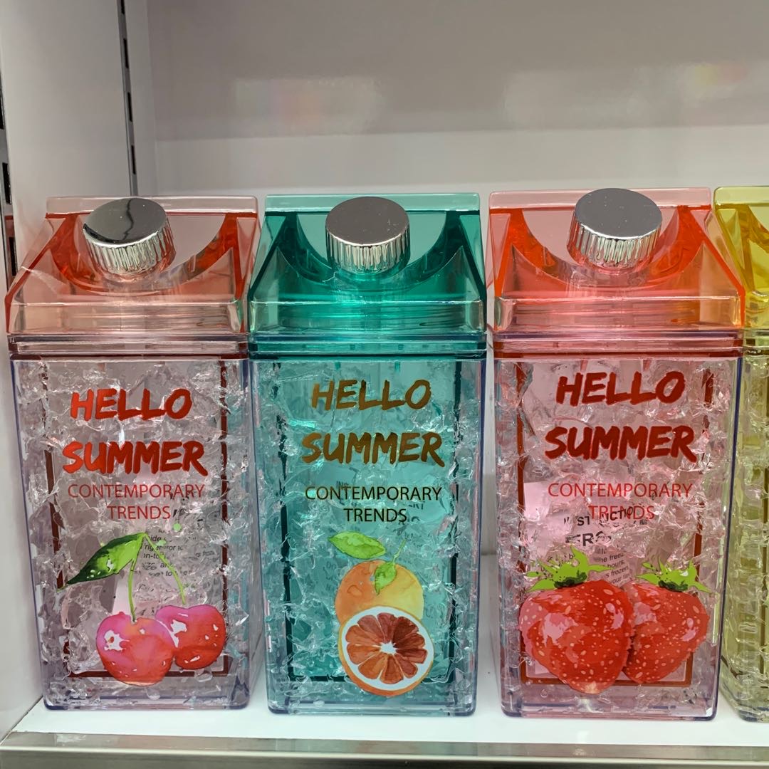多颜色喝水杯牛奶盒造型半透明
